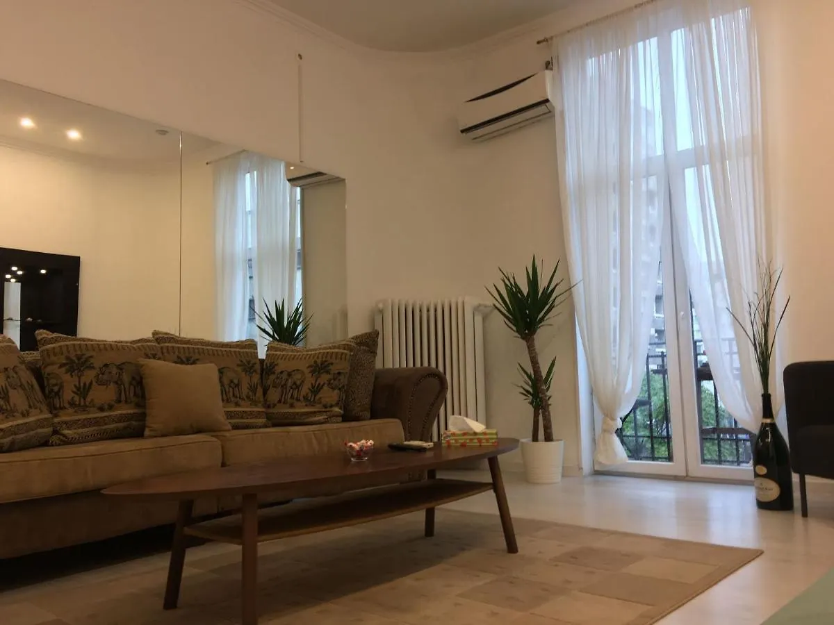 Outstanding 3Br Ultracentral Cityview Balcony Aaa contacts