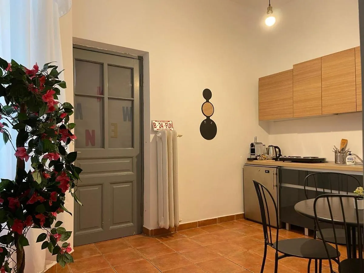 Outstanding 3Br Ultracentral Cityview Balcony Aaa Apartment Bucharest 0*,  Romania