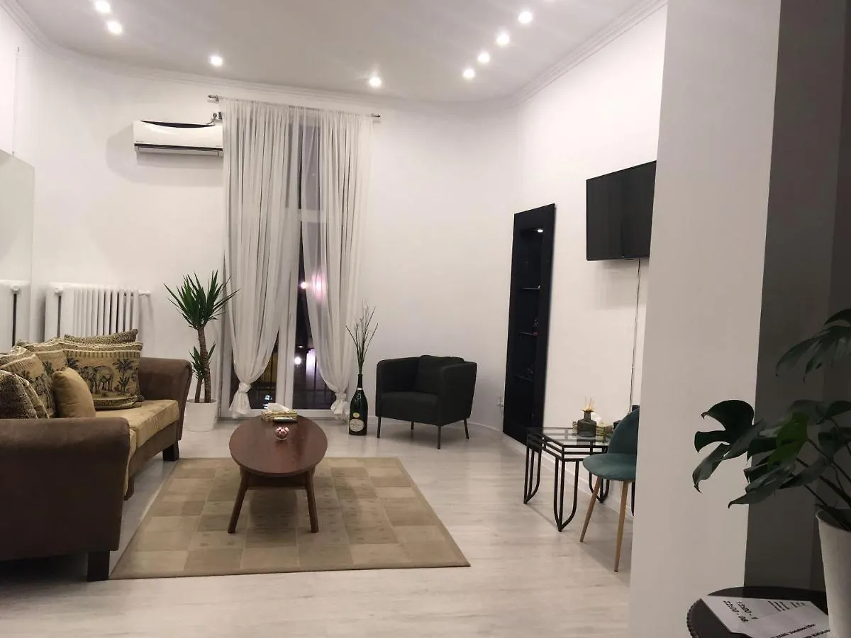 Outstanding 3Br Ultracentral Cityview Balcony Aaa Apartment Bucharest 0*,  Romania